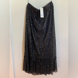 NWT Francesca’s sequined skirt